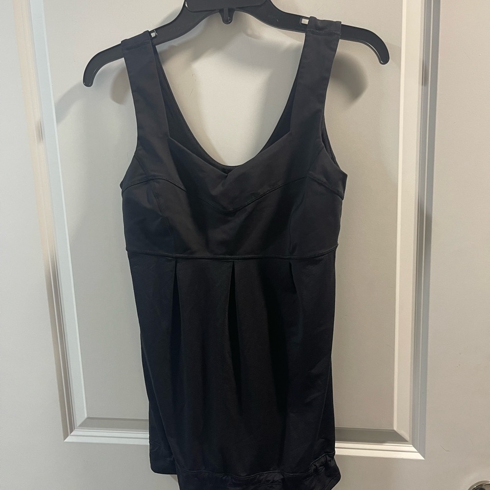 Flawed Elegant Black Sleeveless Lululemon Run Tame Me Tank Tank Top Size 6